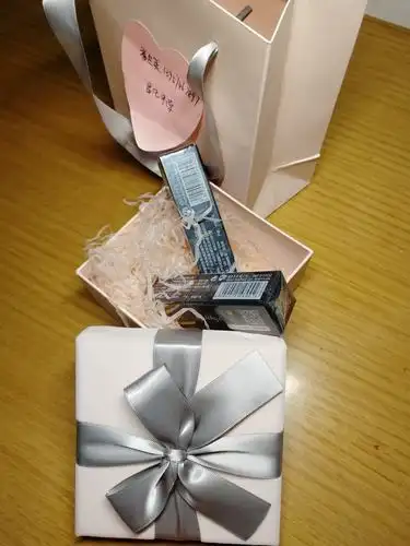 这个是2008届的杨铭同学,在9月4日寄来的教师节礼物!