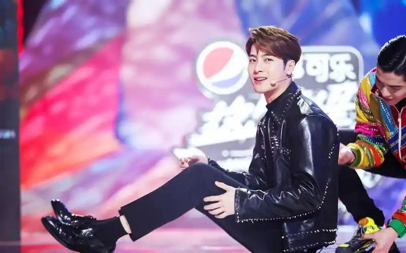 优酷街舞3,#王嘉尔答题能力惊呆