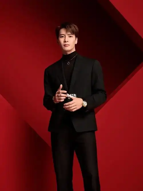 品牌挚友音乐唱作人王嘉尔献上新春祝愿