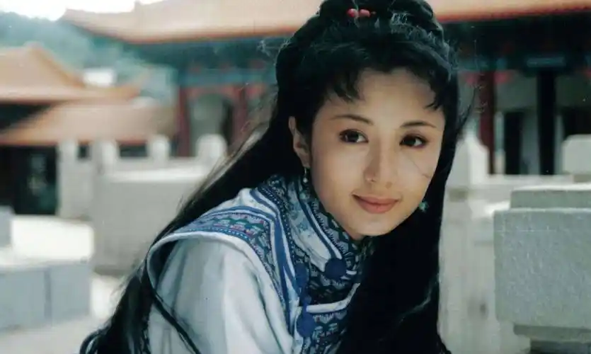 原创杨童舒一演反派就爆火每演坏人都被导演坑早产差点没保住孩子