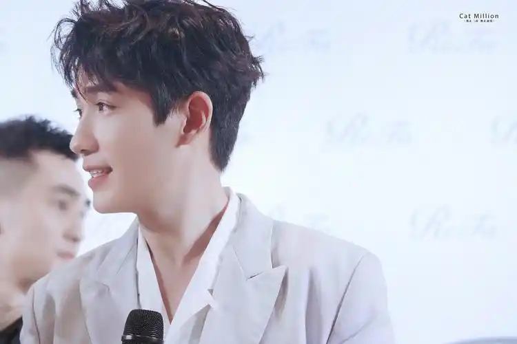 朱一龙的笑容提神醒脑必备良方