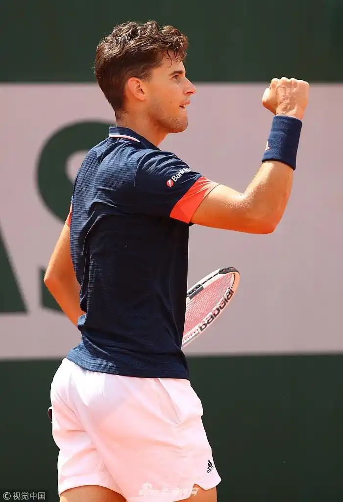 法网蒂姆击败西西帕斯进32强