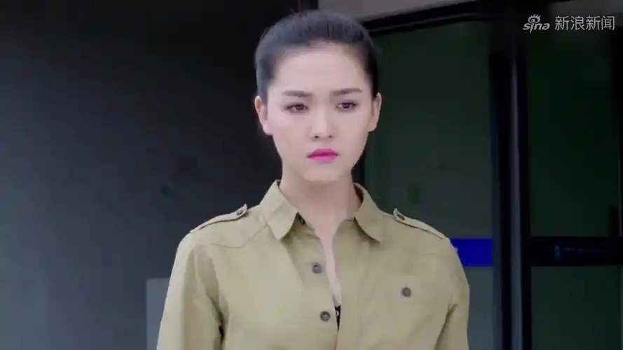 麻辣变形计:巨熊看到白鲨和火狼女很伤心,还说白鲨离火狼女远点