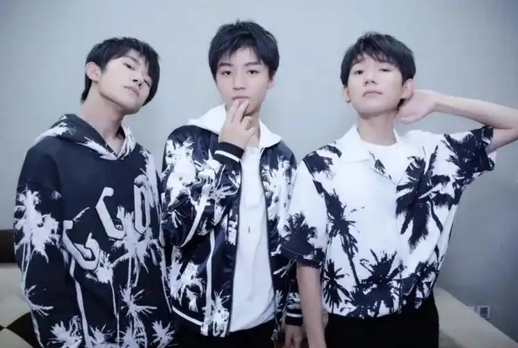 提起来易烊千玺,大家都最先想到的,是tfboys里面最不起眼的一个.