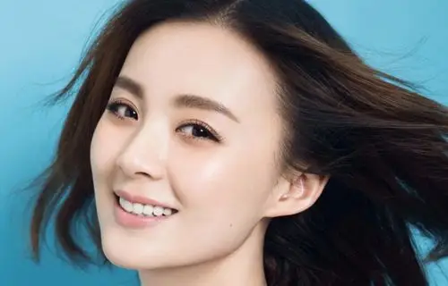 毛林林和袁姗姗像吗 看看两人多组对比照片便知道了