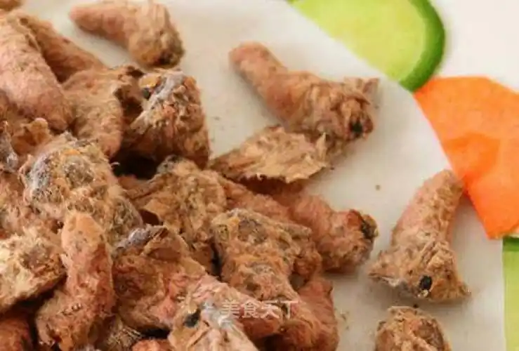 炸蚕蛾的做法步骤_金亿串吧_美食天下