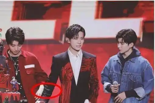 无论是王俊凯和易烊千玺的cp,或者是王俊凯和王源的cp,还是3人的cp