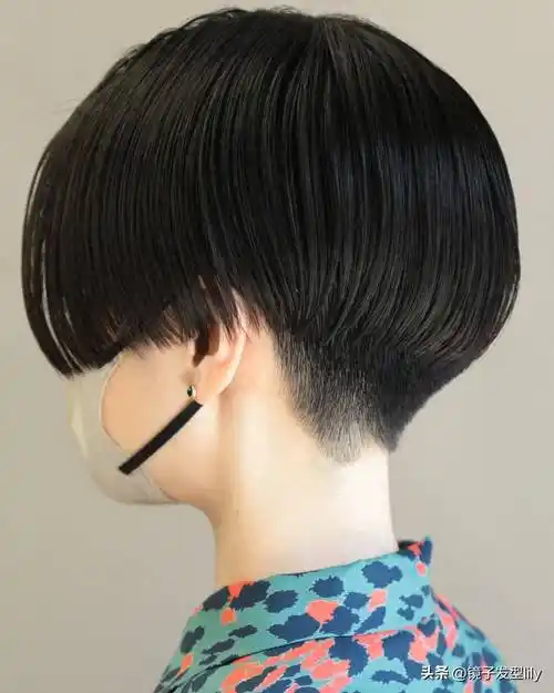 女人过了40岁,后脖铲短短发,利落清爽美美哒_女性_发型_生活