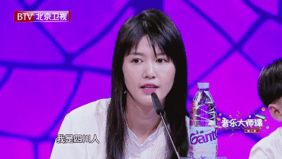 歌声把谭维维老师带回"512汶川地震"的记忆中哽咽地讲述着地震来临时