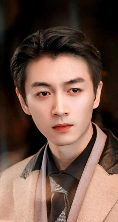 看狗都深情的几位男明星个个生了一双桃花眼天生自带苏感