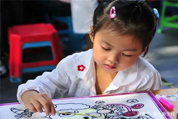 早期艺术教育,孩子学音乐和学画画相比较,日后性格方向有所不同