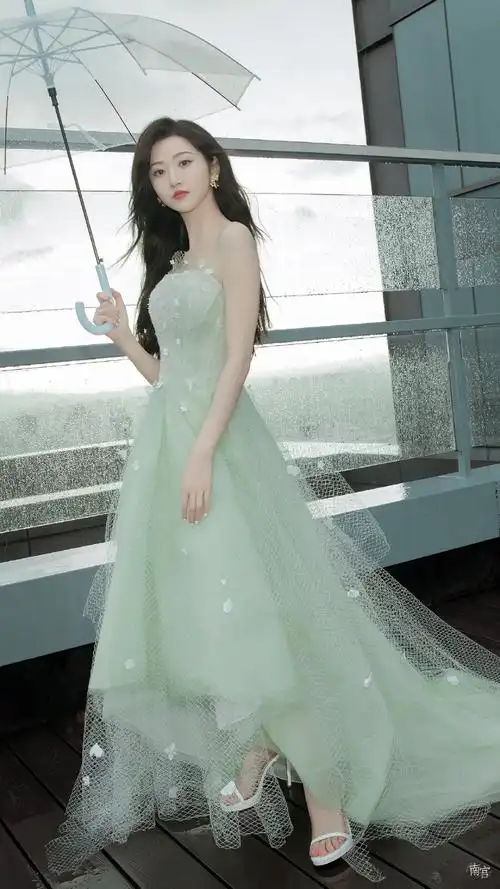 刘诗诗|盘点娱乐圈皮肤最白的6位女星,个个颜值高,气质佳,你最喜欢谁?