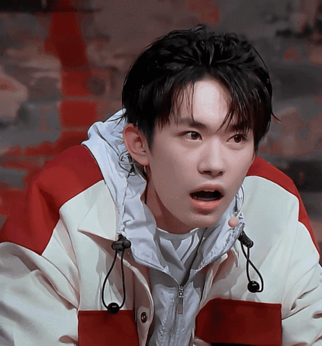 千玺队长兴奋到模糊,期待下一期街舞大神打架