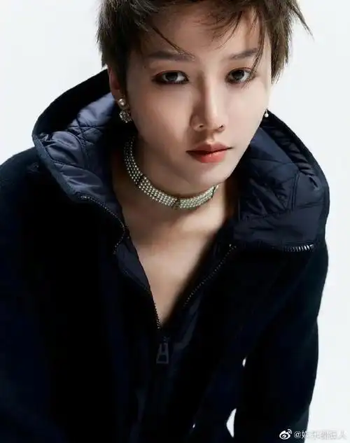 刘雨昕虞书欣烟熏妆造型##刘雨昕虞书欣同款烟熏妆