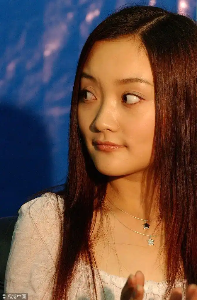 李小璐10年前旧照曝光模样青涩 画风杀马特但美在纯天然