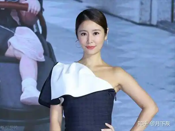 林心如伴娘团成员_林心如伴娘_林心如伴娘团是谁2008年,32岁的林心如