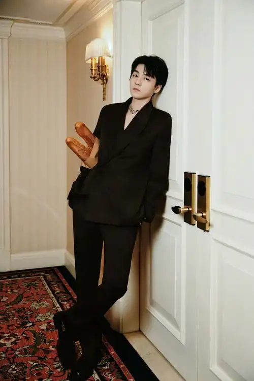 王王俊凯图片全身王俊凯全身照王俊凯王俊凯穿搭王俊凯图片全身 壁纸