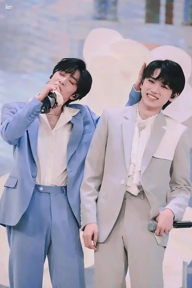 原来两个男生也可以那么甜的!#宋亚轩#刘耀文#文轩cp#磕c - 抖音