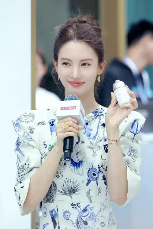 娇韵诗亚太区美白代言人金晨