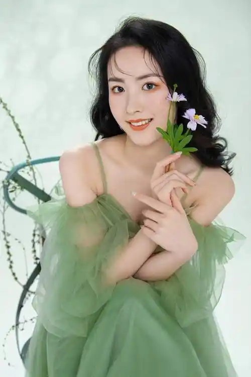 女生如何拍出自己最美的人像写真照?|拍摄技巧|镜头|侧颜_网易订阅