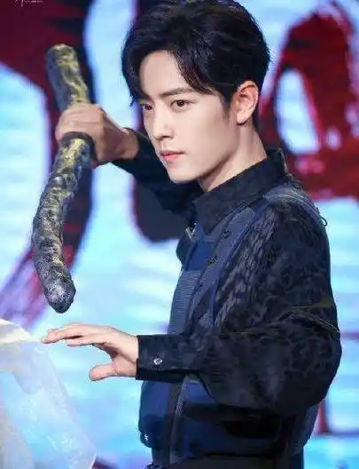 肖战"教师风波"的后续疑问,为什么学生刷屏"肖战必糊"?