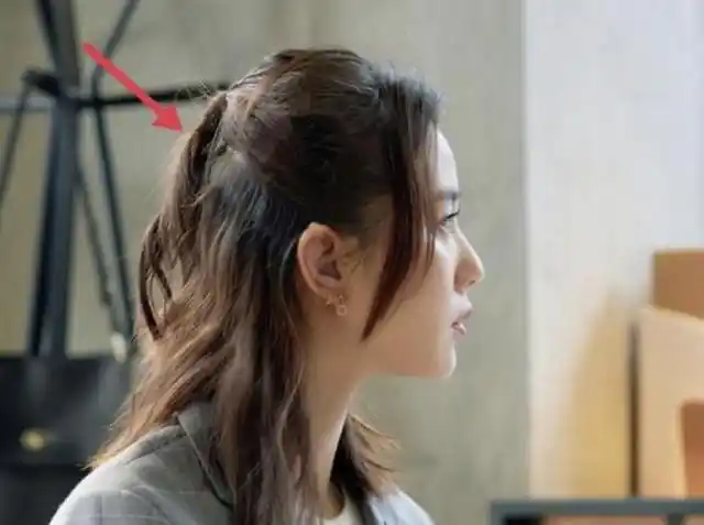 问题就出在了这个扁平到不忍直视的后脑勺上.