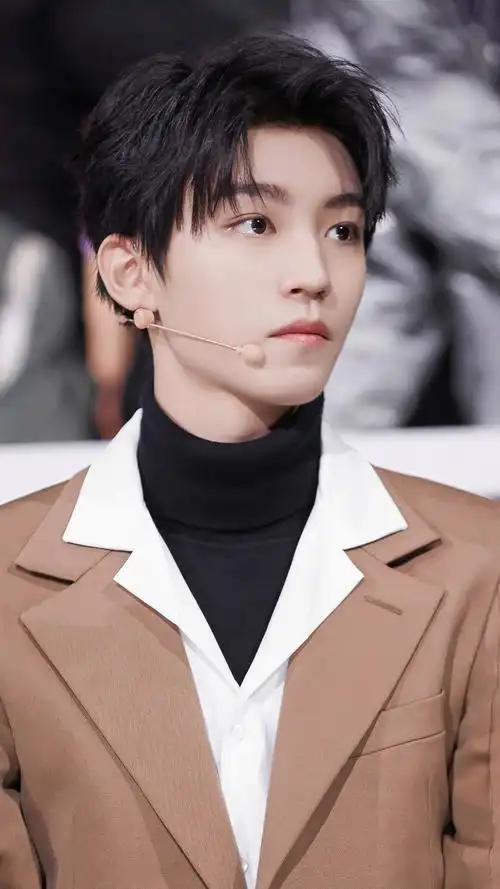 有无王俊凯高清无水印图? - 知乎