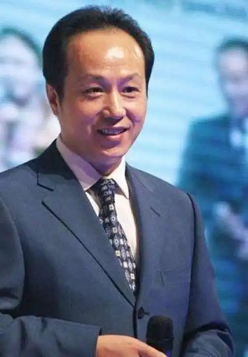 《新闻联播》主持人罗京.