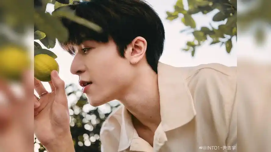 27张图感受尹浩宇的极致美貌!泰兰德爱豆超甜