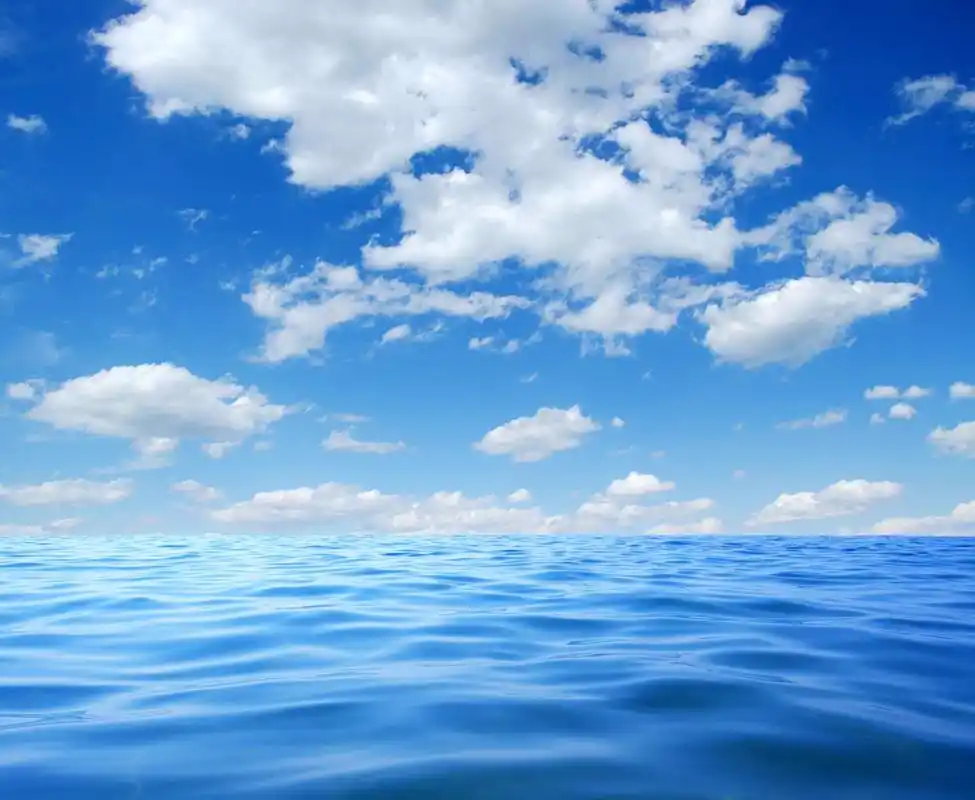 唯美蓝天白云大海高清图片