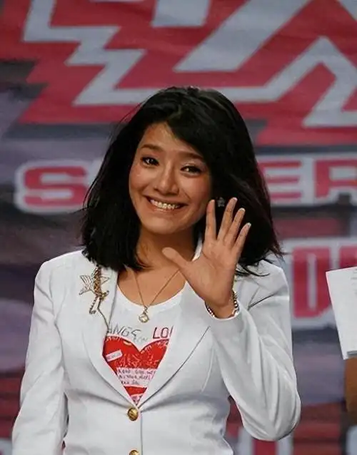 文 | 木易江映蓉,作为一代超级女声冠军,曾经拥有着无数歌迷的喜欢.