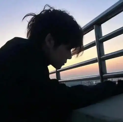 帅帅的男生头像