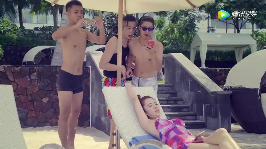 王晓晨泳池边被调戏,张嘉译挺身而出