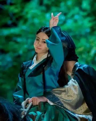 迪丽热巴 六扇门