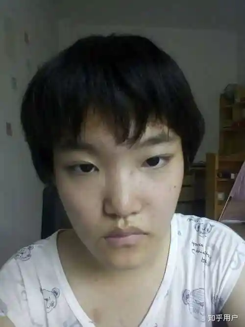 要知道我是个女孩子. 才刚初中毕业准备上高中. 你信吗?