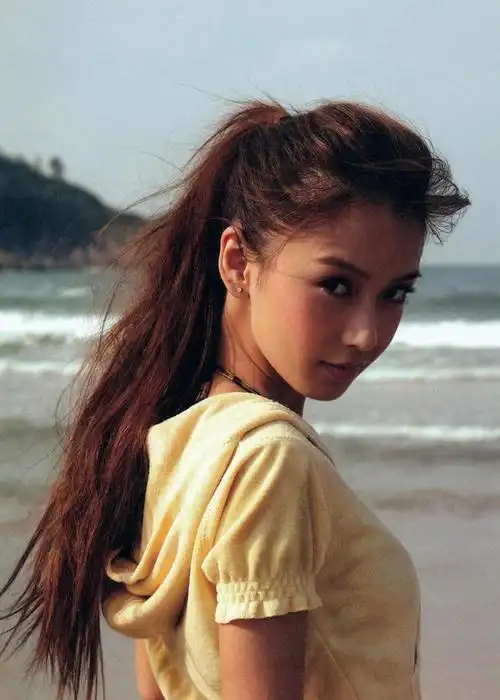 angelababy早期沙滩写真,这个身材也太好了吧……__财经头条