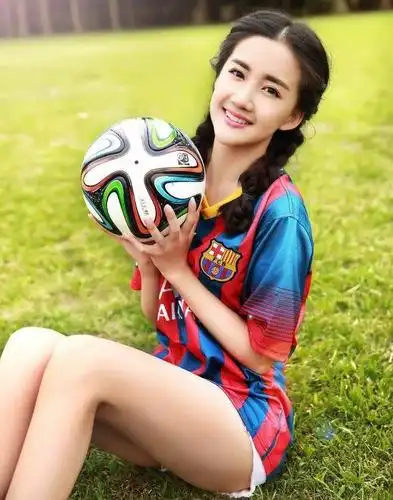 为爱黑化不惧挨骂殷素素娇嫩不像29岁的陈欣予