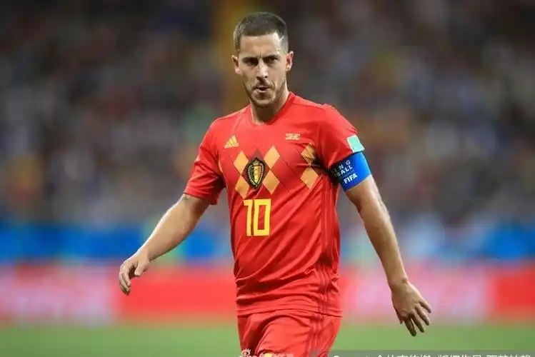 国家队方面,阿扎尔是比利时黄金一代的队长,他为比利时国家队出战126