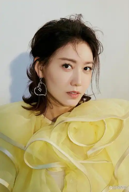 身材高挑的高露