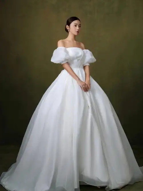 这就是我心目中的理想型婚纱照极简又高级