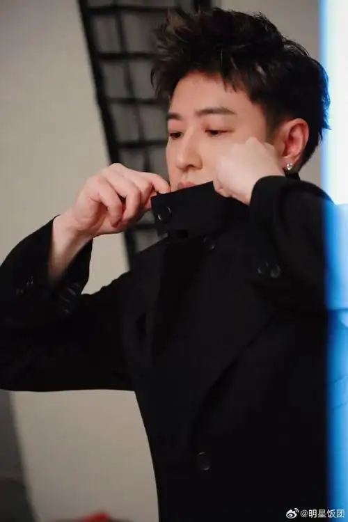 潘玮柏胖瘦自如,网友:这体重是自己掌控吧!_新闻频道_中华网