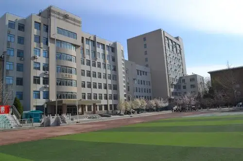 春意盎然,锦州二高中校园春景