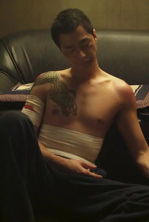 资料图片:赵仁成新片《卑劣的街头》精彩剧照(39)