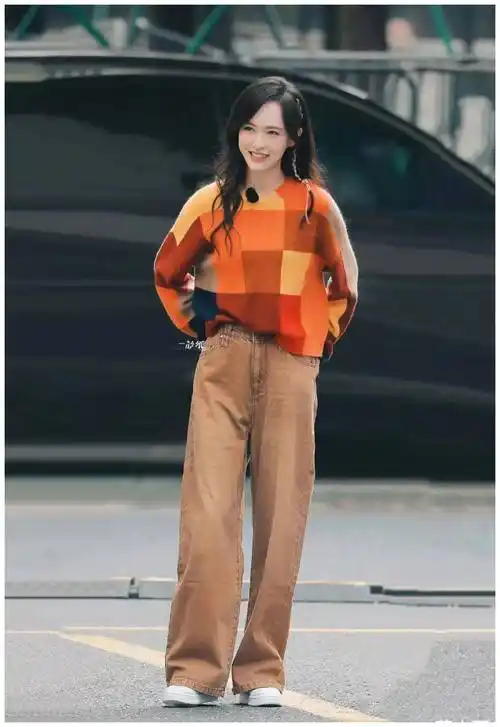 《繁花》收官,唐嫣又带火了一种新穿法:毛衣 香蕉裤,太时髦_优势_时尚