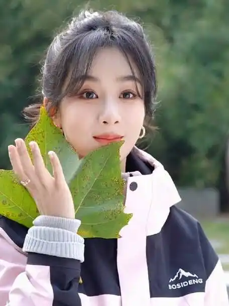 杨紫最新拍照花絮