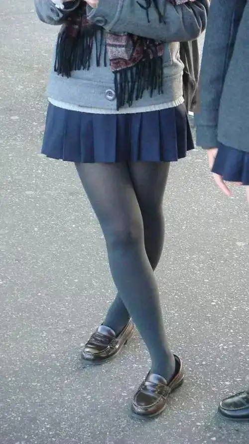 日本高中生裙子刷新最短记录这样真的敢穿出去