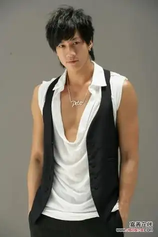 这竟然是何润东##何润东的发际线