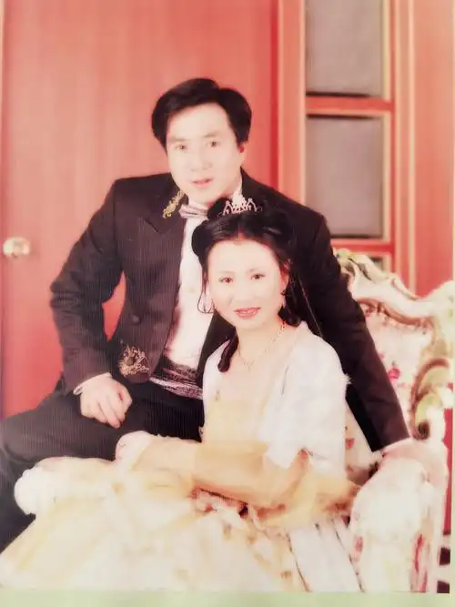 2000年1月22日我们结婚了