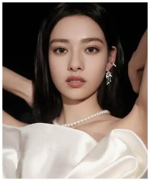 期间,除了吃饭和上文化课等其他学科类的时间除外,她一刻都不想浪费.