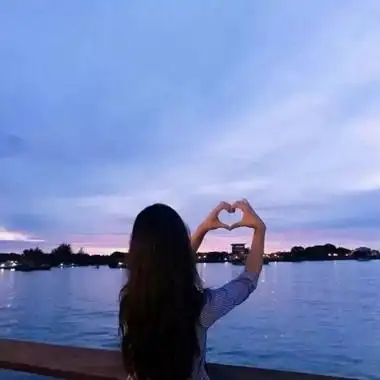 高清文艺风格的小清新图片女生唯美背影头像